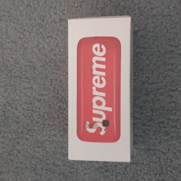 SUPREME Blu Burner Phone - Picture 4 of 4